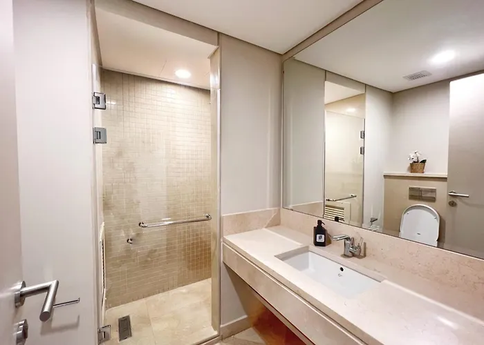 Waterfront & Groovy 2 Bdr Mangroovy Free Pool & Access Apartman