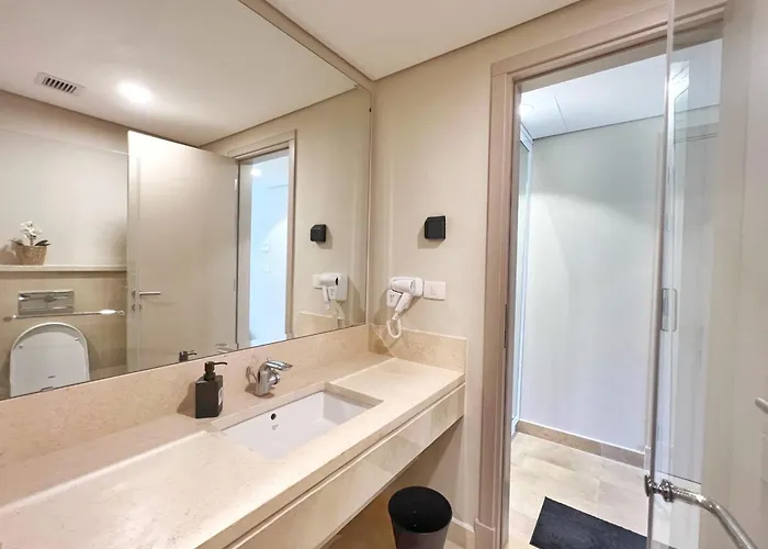 Waterfront & Groovy 2 Bdr Mangroovy Free Pool & Access Apartman Gurdaka