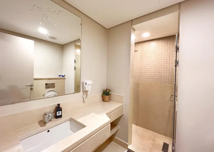 Apartman Waterfront & Groovy 2 Bdr Mangroovy Free Pool & Access Gurdaka
