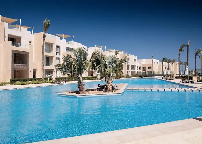 Waterfront & Groovy 2 Bdr Mangroovy Free Pool & Access *